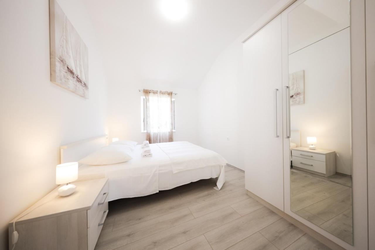Two Bedroom In The Old Town Marija Apartament